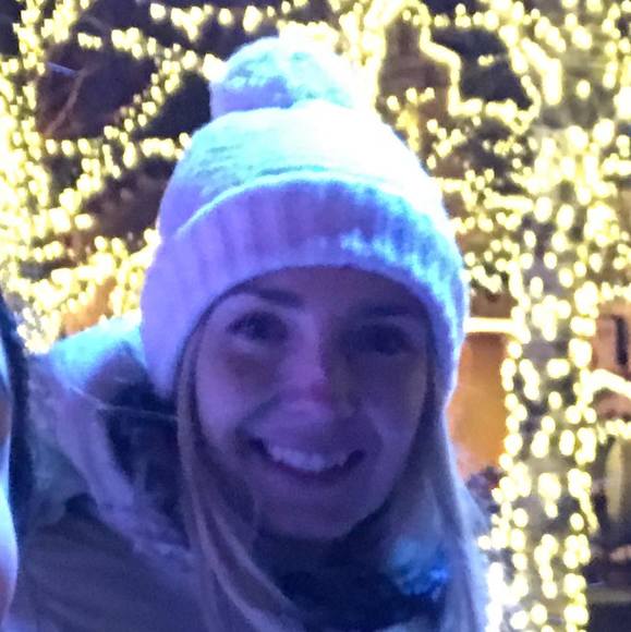 Meet your Posher, Karolina - Picture 1 of 1